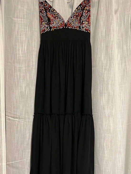 Abercrombie & Fitch Dresses & Skirts - Abercrombie & Fitch Maxi Dress Spaghetti Straps Embroidered Size S